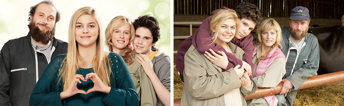 A sinistra la copertina del film La Famiglia Belier, a destra una fotografia dei quattro membri della famiglia nella loro fattoria.